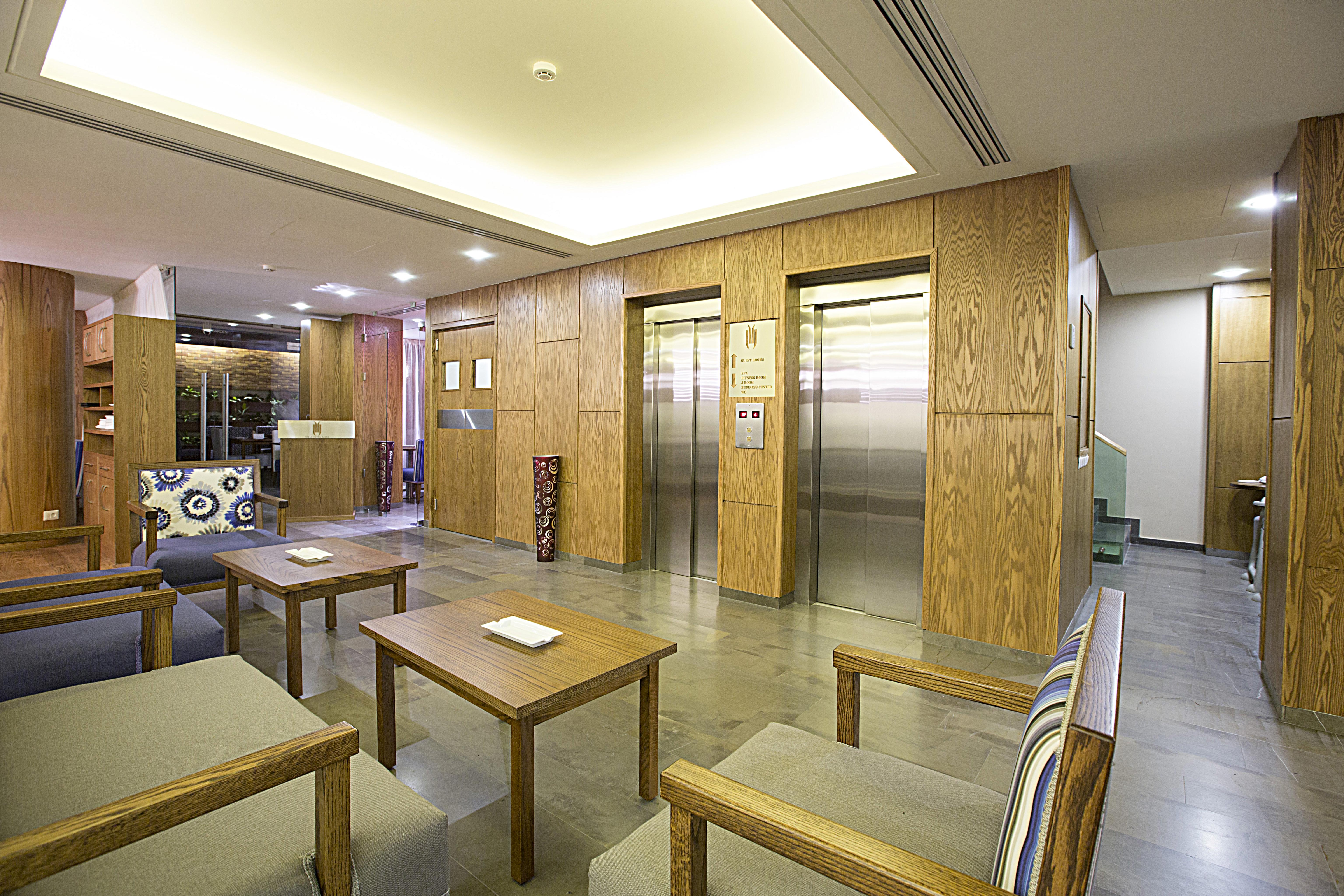 The J Hotel & Spa Бейрут Екстериор снимка